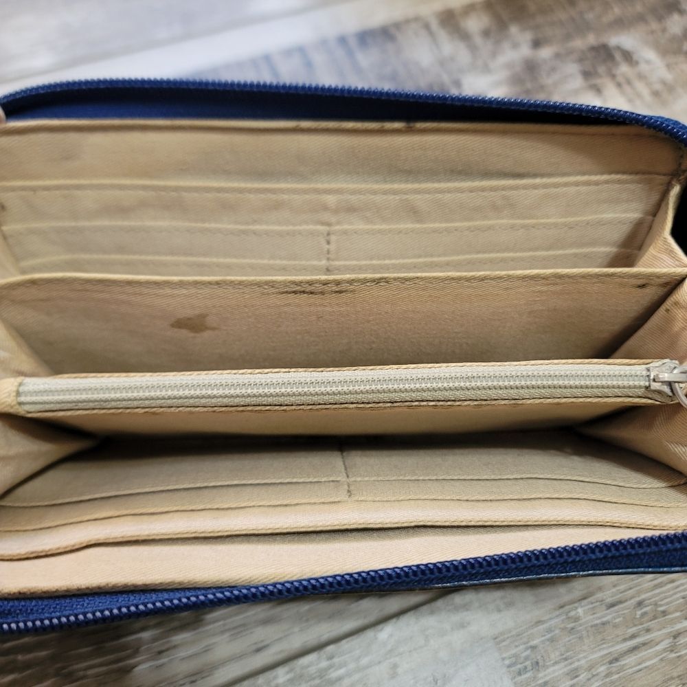 Hobo Blue Leather Wallet - Picture 6 of 6